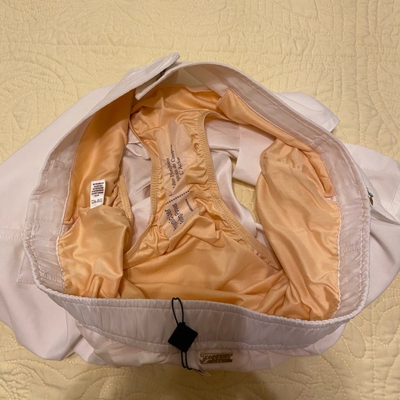 NWT Men’s or Women’s Cabana Life White Cargo Shorts Lightweight and Versatile - Picture 9 of 9